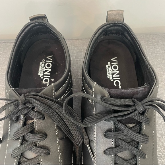 VIONIC Willa Leather Sneaker - Black Size 8.5 - Picture 4 of 10